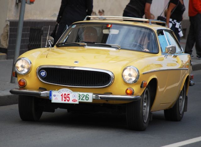 Tohle je Volvo. Typ 1800S. Proč pak Švédové začali dělat nudné krabice, je trošku záhadou. | Foto: Radek Pecák