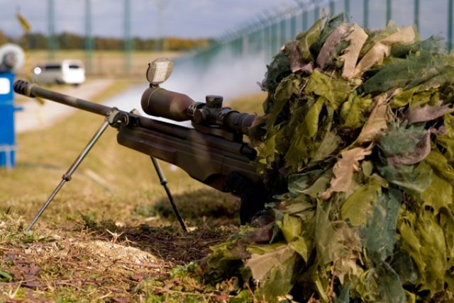 Na zemi byli připraveni i snipeři. | Foto: Policie ČR