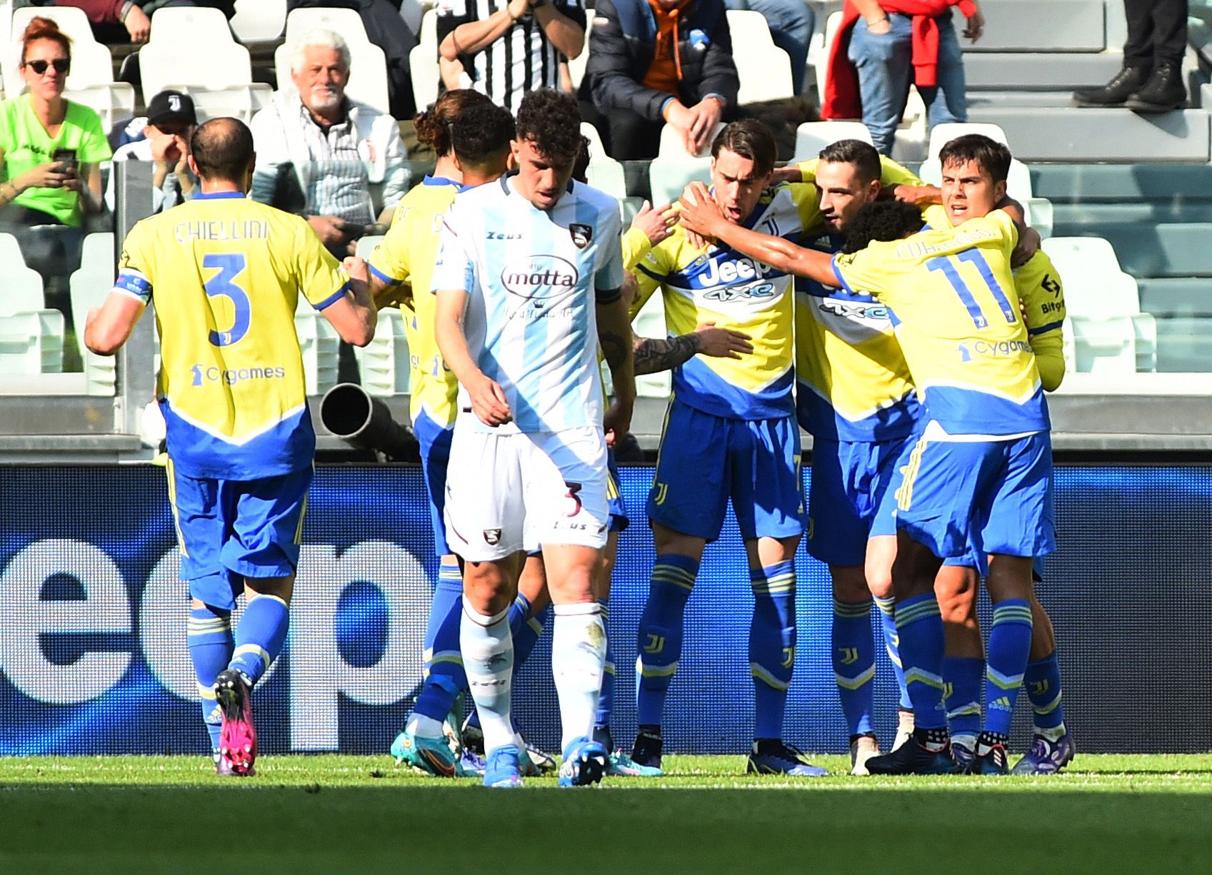 La Juventus ha battuto il Salernitan in campionato italiano, Hellas e Barák hanno pareggiato a Empoli