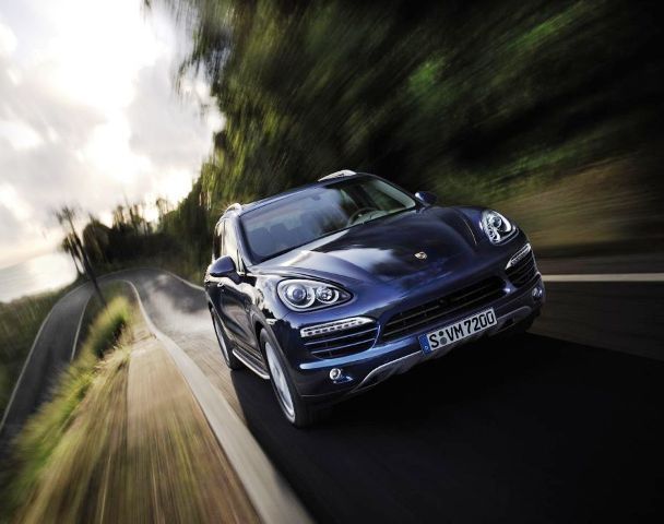 Ještě výkonnější a přitom lehčí než minulá generace je nové Porsche Cayenne | Foto: Porsche