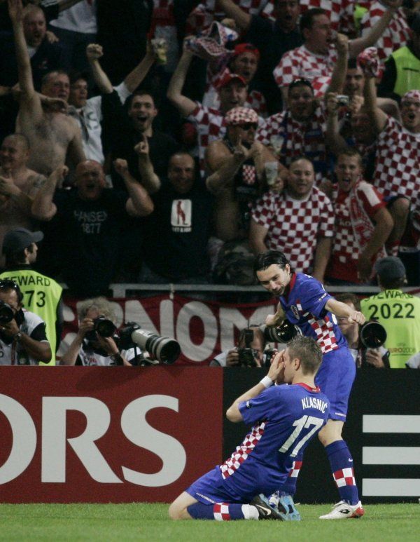 Chorvati již měli zajištěn postup do čtvrtfinále z prvního místa. Přesto se hnali dopředu a Ivan Klasnič jim zařídil výhru 1:0. | Foto: Reuters