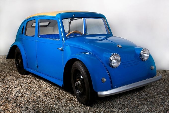 Tatra V570: 1933, vyroben jeden kus, prototyp lidového vozítka. Traduje se, že se vlastně jedná o přímého předchůdce známého VW-brouka. | Foto: Tatra