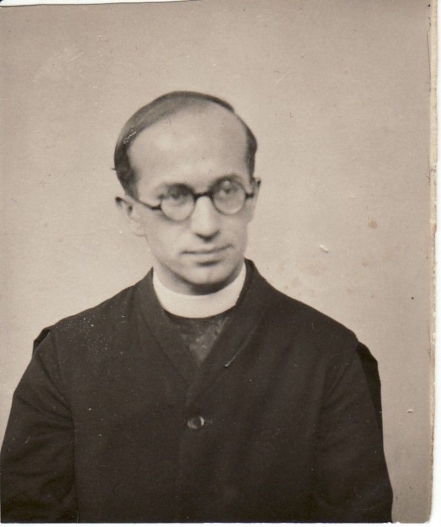 Jezuita Josef Cukr na fotografii z roku 1945. | Foto: Archiv Miloše Doležala