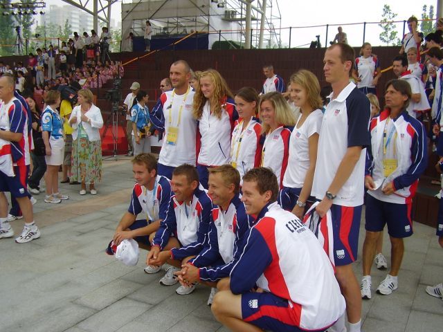 Čeští sportovci v olympijské vesnici. Tomáš Berdych dole vpravo. | Foto: Martin Novák