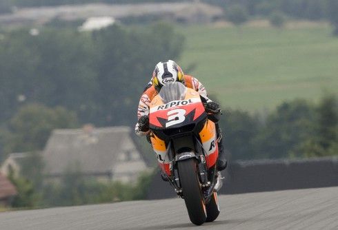 Dani Pedrosa dojel na trati v německém Sachsenringu třetí | Foto: Sport