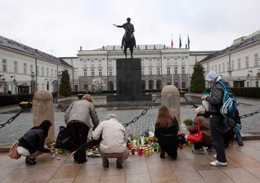 Maciek: "Bože, chraň POLSKO! Bože posvěť jejich duše! Chraň nás od zlého! "Katyn 2"?" | Foto: Reuters