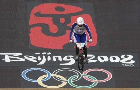 Britský biker Shanaze Reade během olympijského závodu. | Foto: Reuters