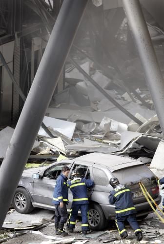 ETA a následky jejího útoku na letiště v Madridu | Foto: Aktuálně.cz