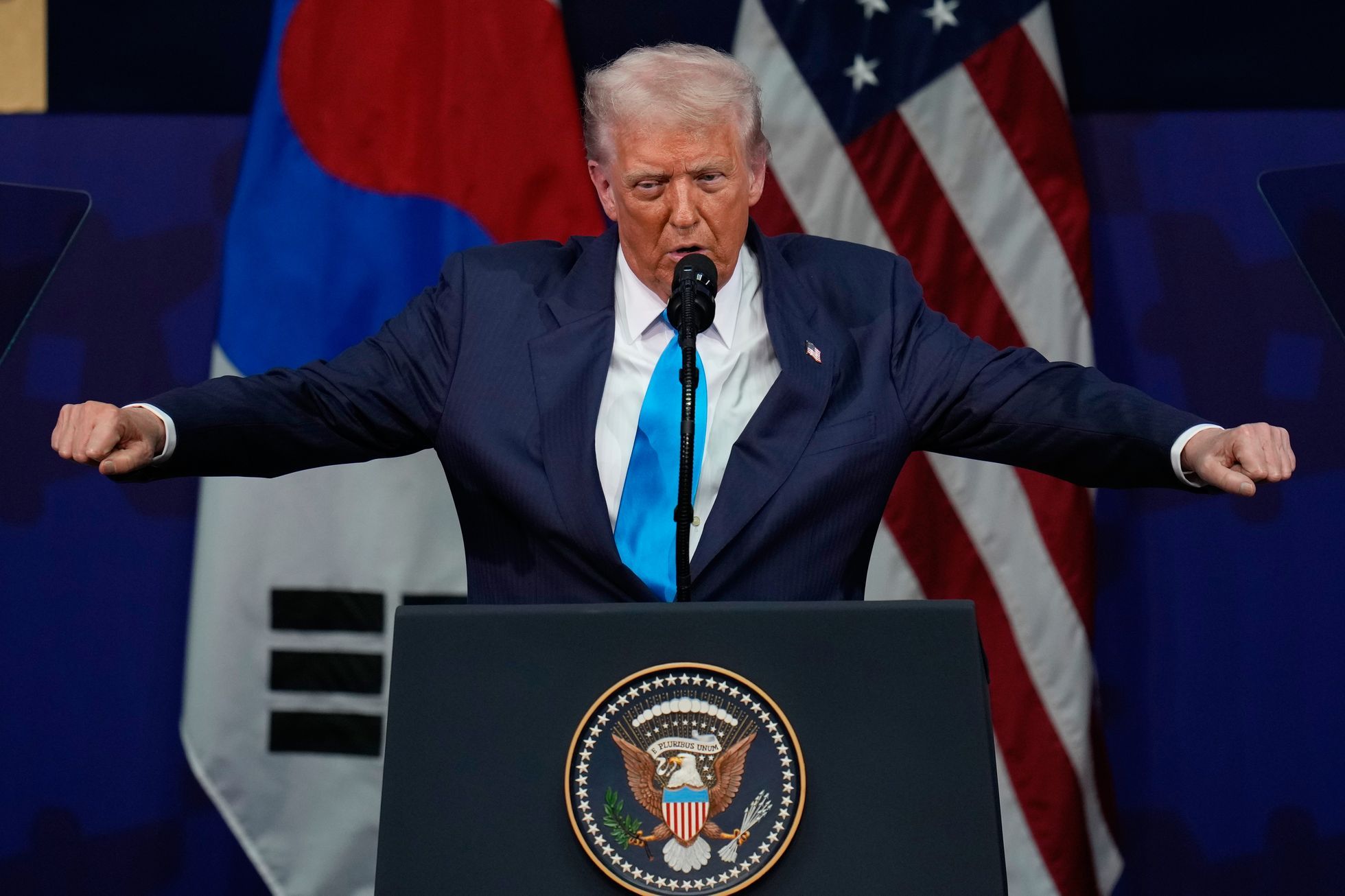 Trump nařídil Pentagonu okamžité obnovení testů jaderných zbraní, chce dohnat Rusko