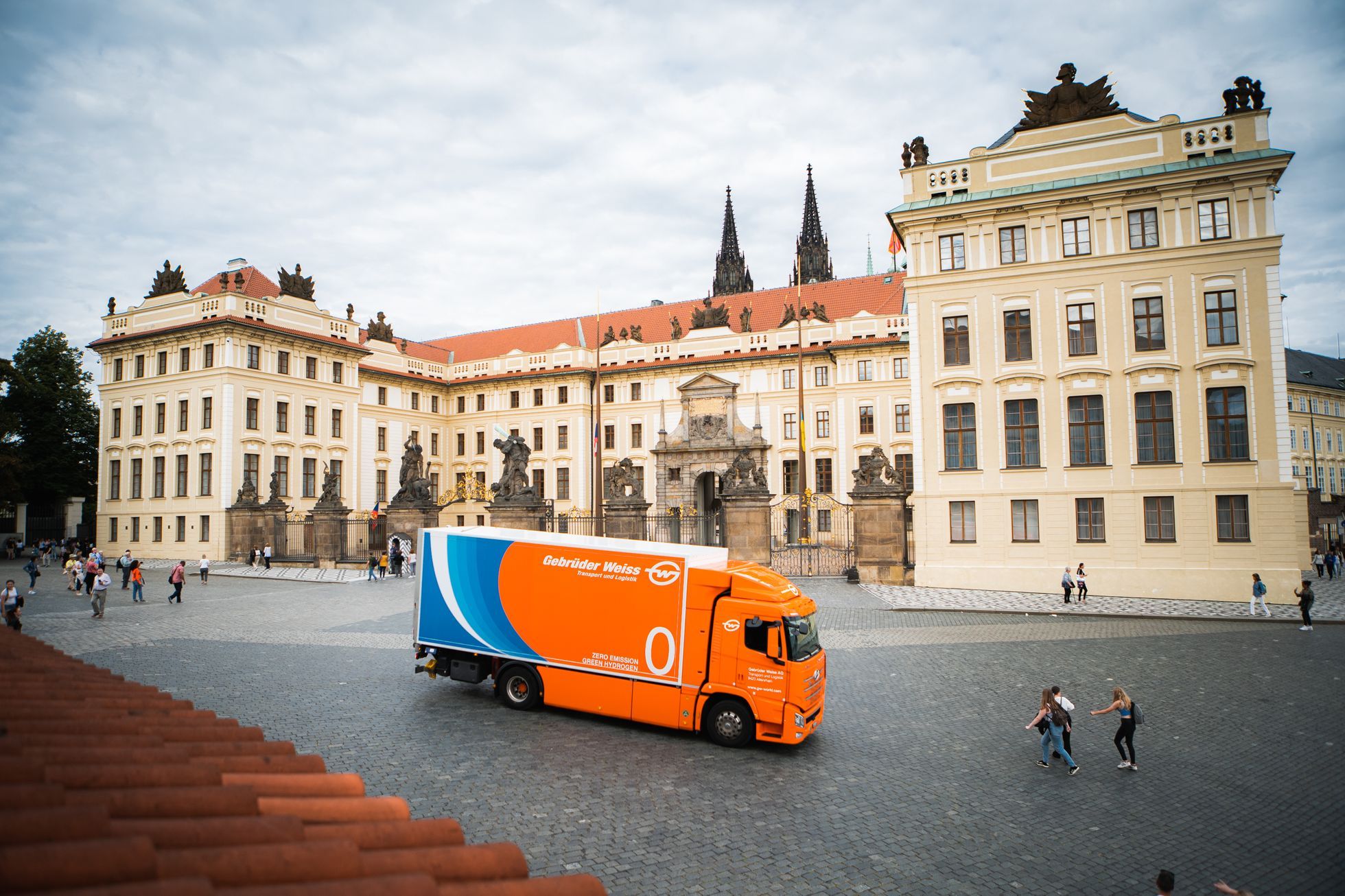 A hydrogen car of the right size.  A twenty-ton Hyundai drove through Prague