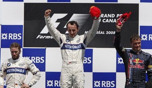 Robert Kubica slaví triumf v GP Kanady 2008. | Foto: Reuters