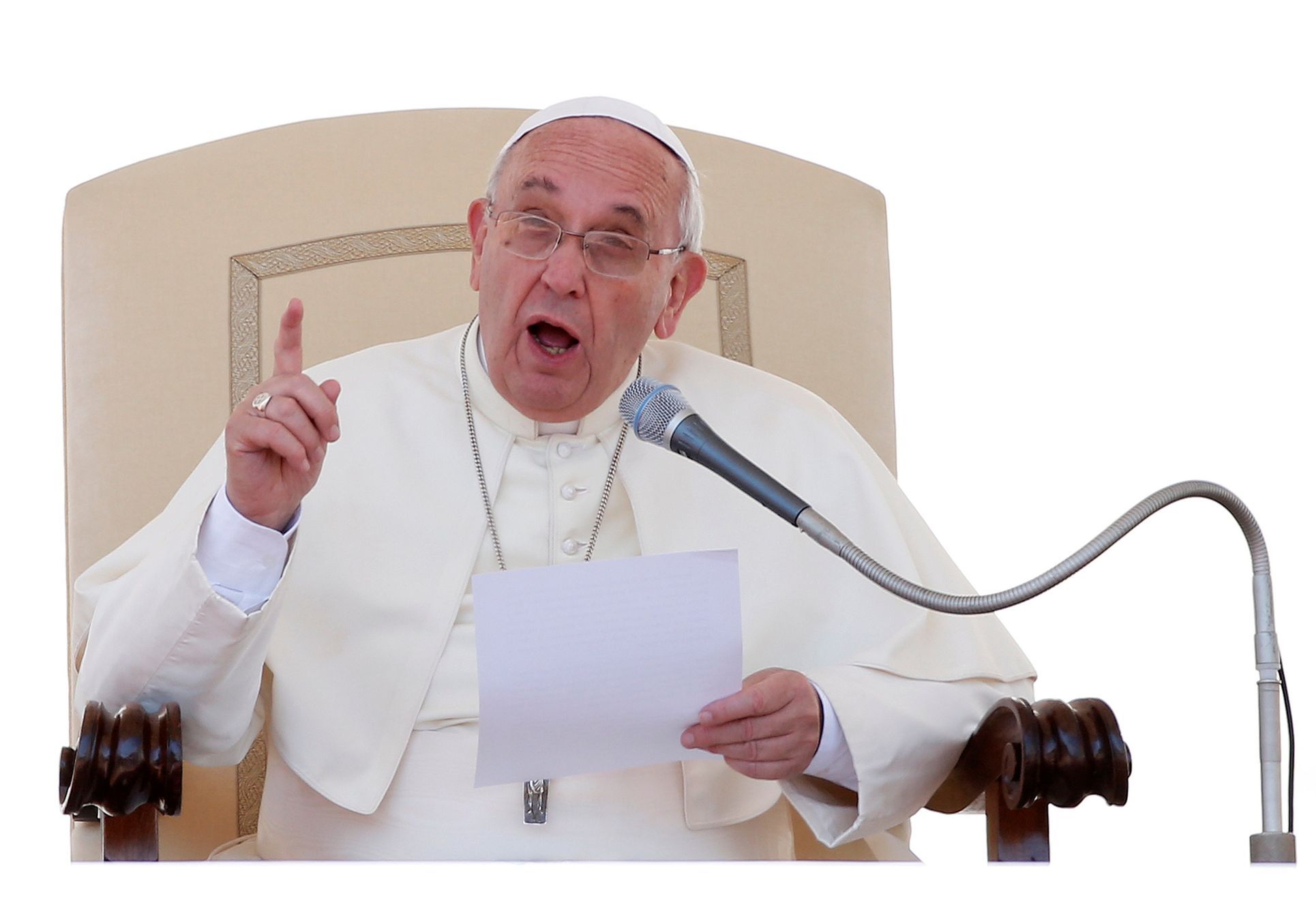 Aiutate l’Italia nella gestione dei rifugiati, papa Francesco esorta l’Europa