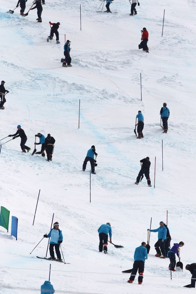 Ve Whistleru se ,,netradičně" vyčasilo, a byť i tentokrát se začalo s půlhodinovým zpožděním, slalom stojících mužů a žen byl zdárně dokončen. | Foto: David Soeldner