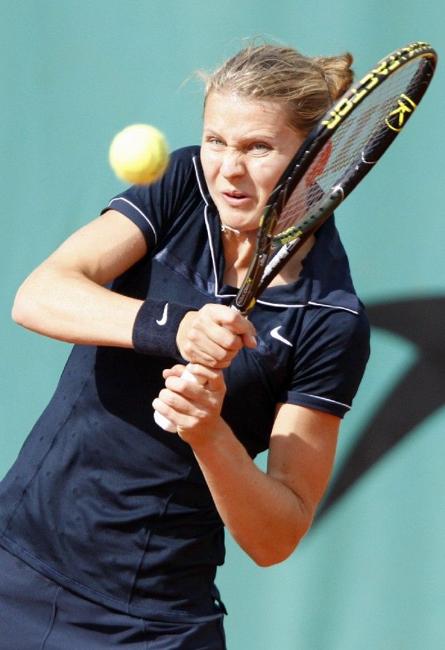 Lucie Šafářová ve druhém kole French Open nestačila na favorizovanou Srbku Anu Ivanovičovou. | Foto: Reuters