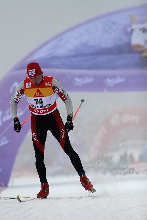 Lukáš Bauer v nájezdu do druhé poloviny okruhu. | Foto: Tomáš Adamec, Aktuálně.cz