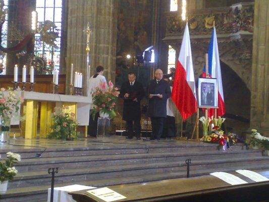 Polský velvyslanec Jan Pastwa poděkoval za projevy soustrasti. | Foto: Hana Pecinová