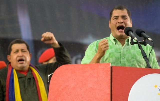 Rafael Correa a Hugo Chávez: v době volebních kampaní jsou Spojené státy oblíbeným terčem | Foto: Reuters