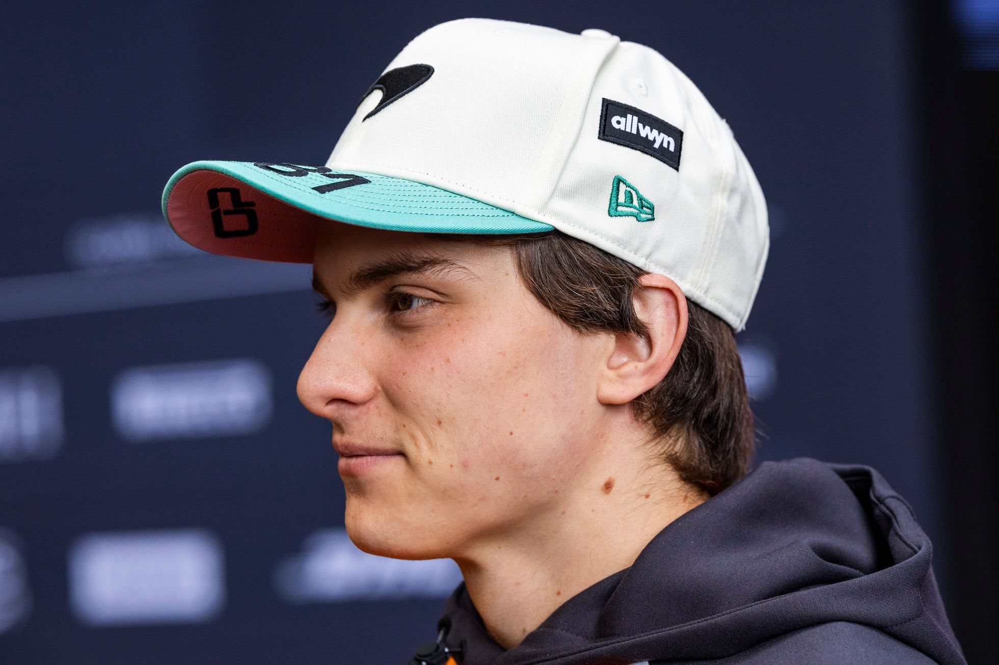 Piastri připravil fanoušky o burger zdarma. Chabé výsledky ničí reklamní akci