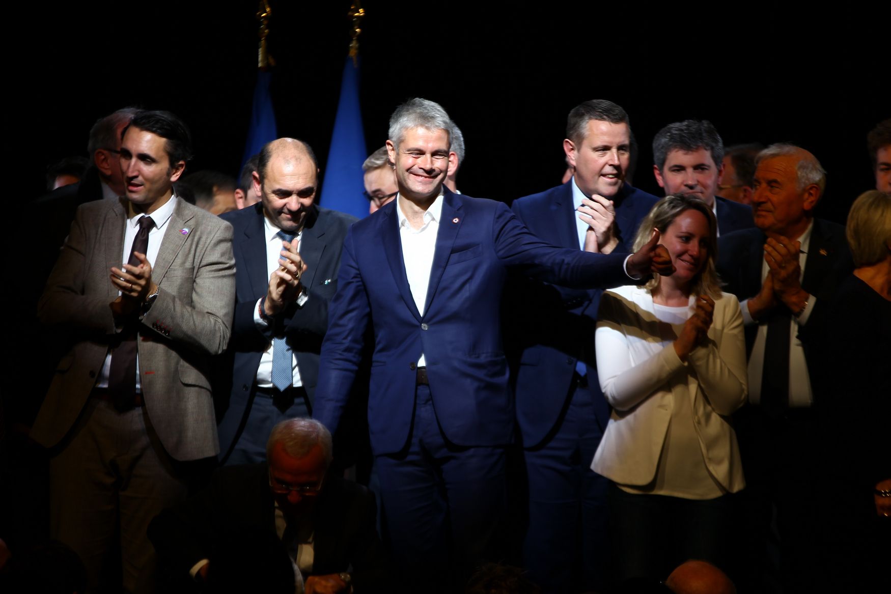 Sarkozy tombe.  Les républicains français élisent son successeur, l’eurosceptique Laurent Wauquiez