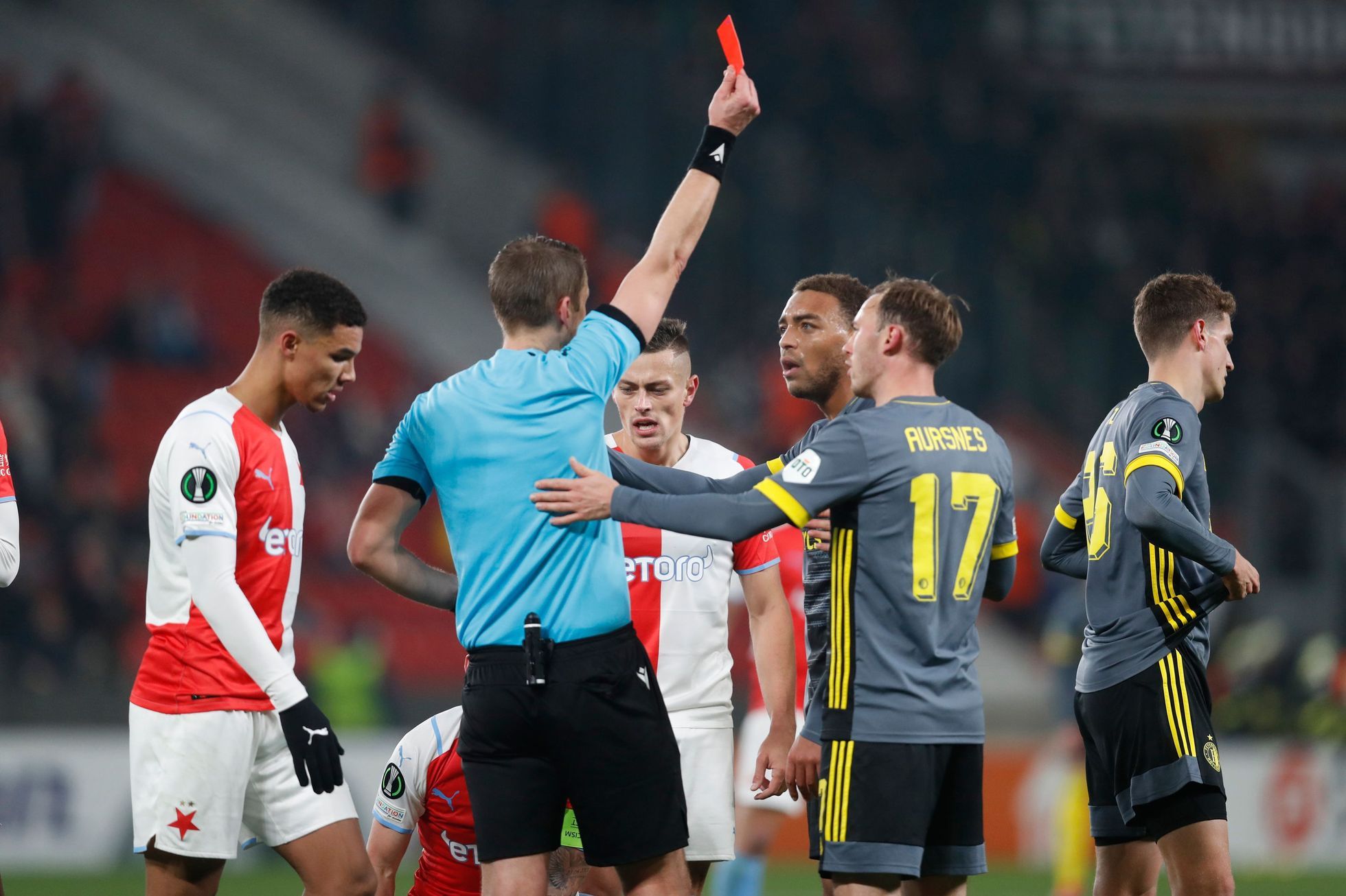 Feyenoord will pay a fine of 40,000 euros for the behavior of spectators in Slavia