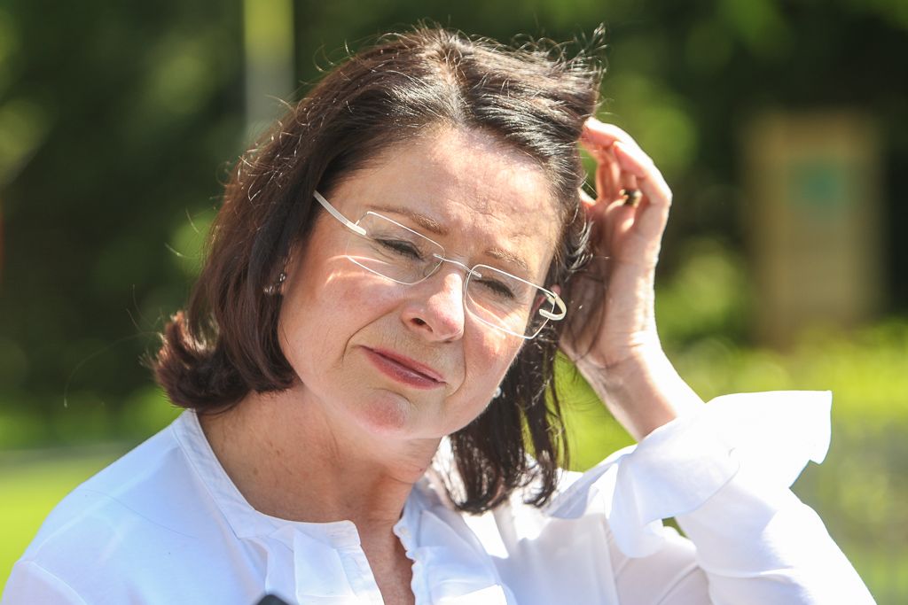 Maminka tragicky zesnul zpvaky Ivety Bartoov (48) Svatava (79) nedvno promluvila v nov vydan knize M Ona hled vinky vude jinde, ne by mla hledat. Jeho souasn slova ale moc o respektu nesvd. Rychtv drsn vzkaz mm Ivety Bartoov (48 - Blesk