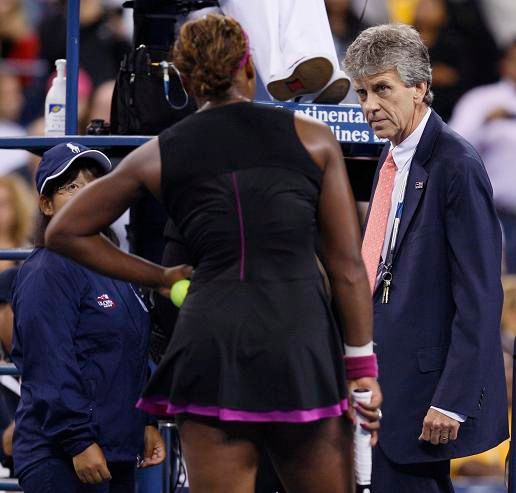 Serena Williamsová spílá rozhodčím v nervózním závěru semifinále US Open | Foto: Sport