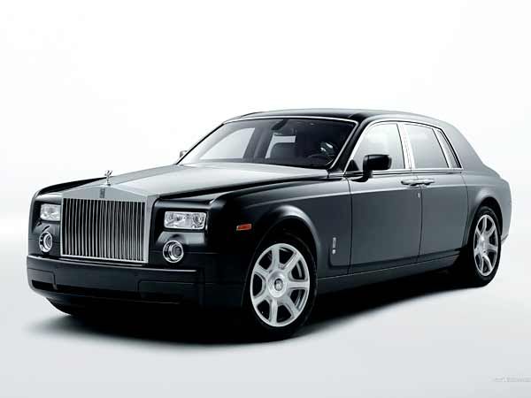 Jinými slovy, za jedinou formuli 1 byste si mohli pořídit dvacítku extra luxusních limuzín Rolls-Royce Phantom. | Foto: Rolls-Royce