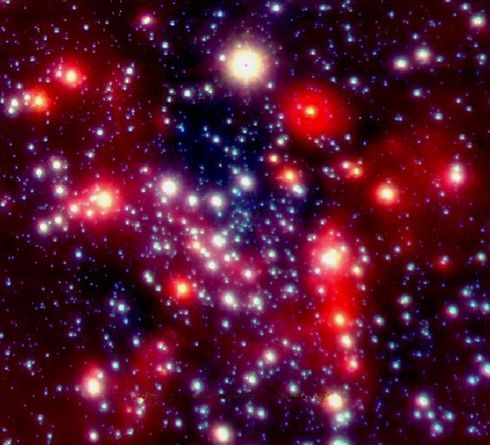 Vnitřní část naší galaxie - Mléčné dráhy. Je viditelná z jižní polokoule teleskopy Evropské jižní observatoře v Chile, jejímž členem je i Česko. | Foto: ESO