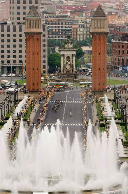 Finiš 6. etapy Tour de France v Barceloně | Foto: Reuters