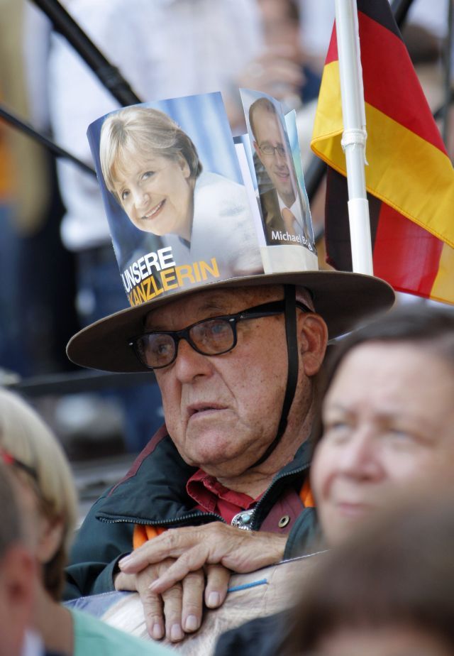 Klobouk asi k vítězství nepomůže. Pokud není kouzelný. | Foto: Reuters