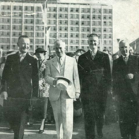 Ministr zahraničí Edvard Beneš na návštěvě Zlína v roce 1935. Na snímku zleva starosta Zlína Dominik Čipera, Edvard Beneš a Jan Antonín Baťa. | Foto: Post Bellum, o.p.s.