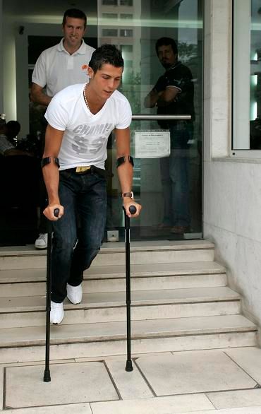 Cristiano Ronaldo před rehabilitací | Foto: Reuters