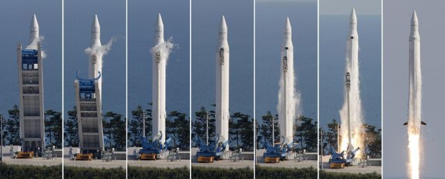 Dnešní start rakety Naro-1. | Foto: Reuters