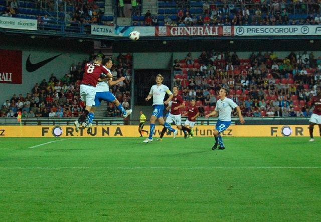 Marek Matějovský v souboji. | Foto: Jakub Šafránek