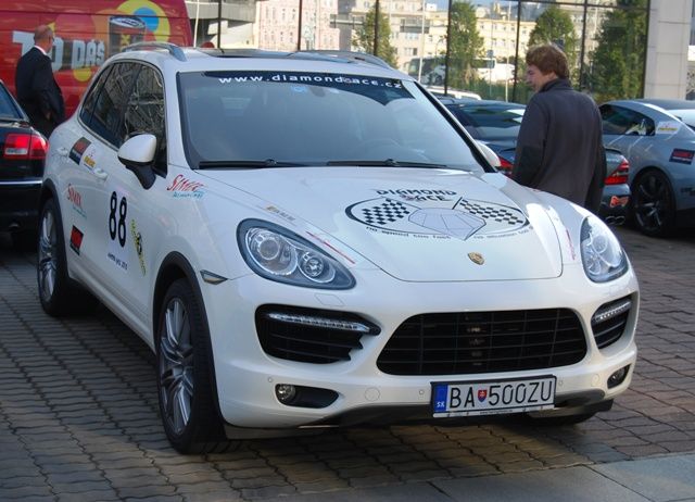 Slovenskou registrační značku mělo i nejrychlejší SUV světa Porsche Cayenne | Foto: Radek Pecák