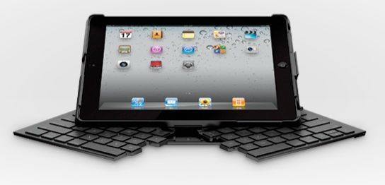 Logitech představil klávesnici a joystick pro iPad 
Počátkem září by se na evropském a americkém trhu měly objevit dva velmi užitečné doplňky k iPadu. Rozkládací bluetooth klávesnice a joystick s přísavkami. Vše od společnosti Logitech.
Velikost klávesnice je standardní. Při rozložení klávesnice se napájení přeruší. Cena klávesnice je stanovena na 129.99 USD (2200 Kč). | Foto: 9to5mac.com