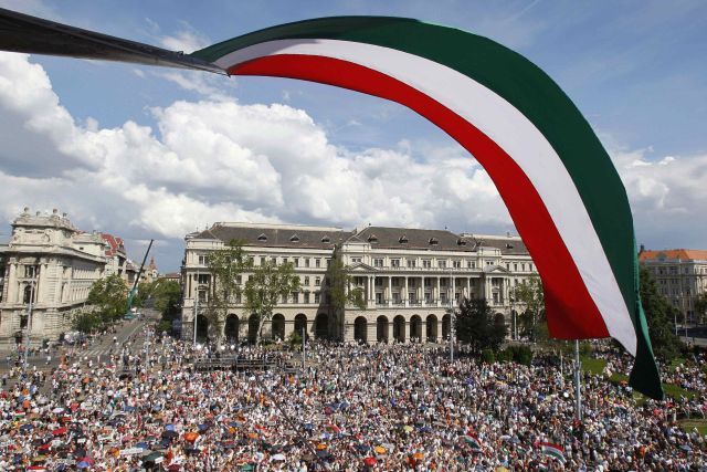 Mítink vládnoucí strany Fidesz v centru Budapešti. | Foto: Reuters