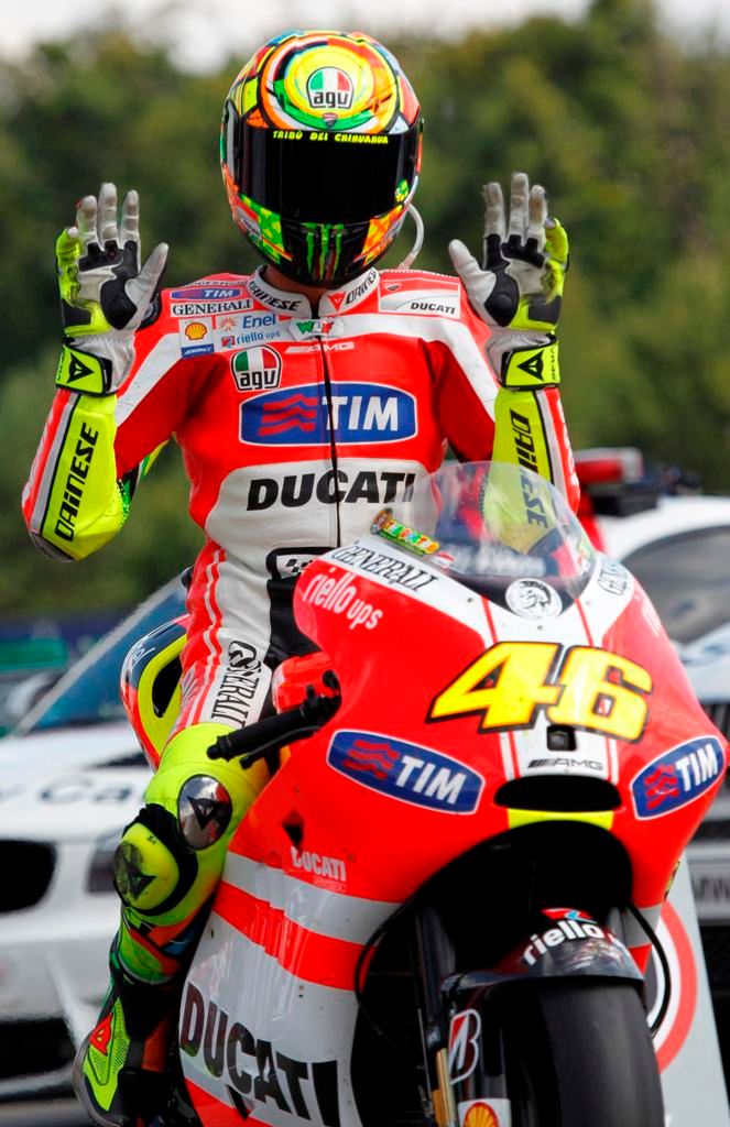 Miláček fanoušků po celém světě Valentino Rossi skončil šestý. | Foto: Reuters