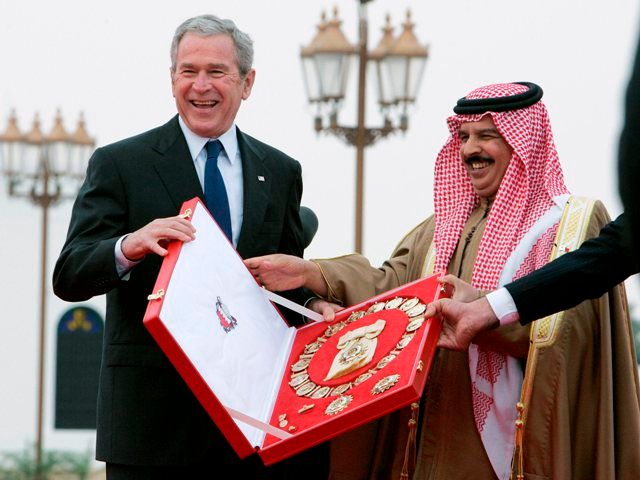 Prezident Bush a bahrajnský král al-Khalifa | Foto: Reuters