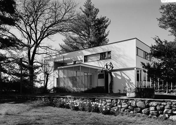 Dům Waltera Gropiuse , Lincoln (spolupráce M. Breuer), 68 Baker Bridge Road, Lincoln, Middlesex County, MA, USA, 1937 | Foto: Wikimedia / Jack E. Boucher