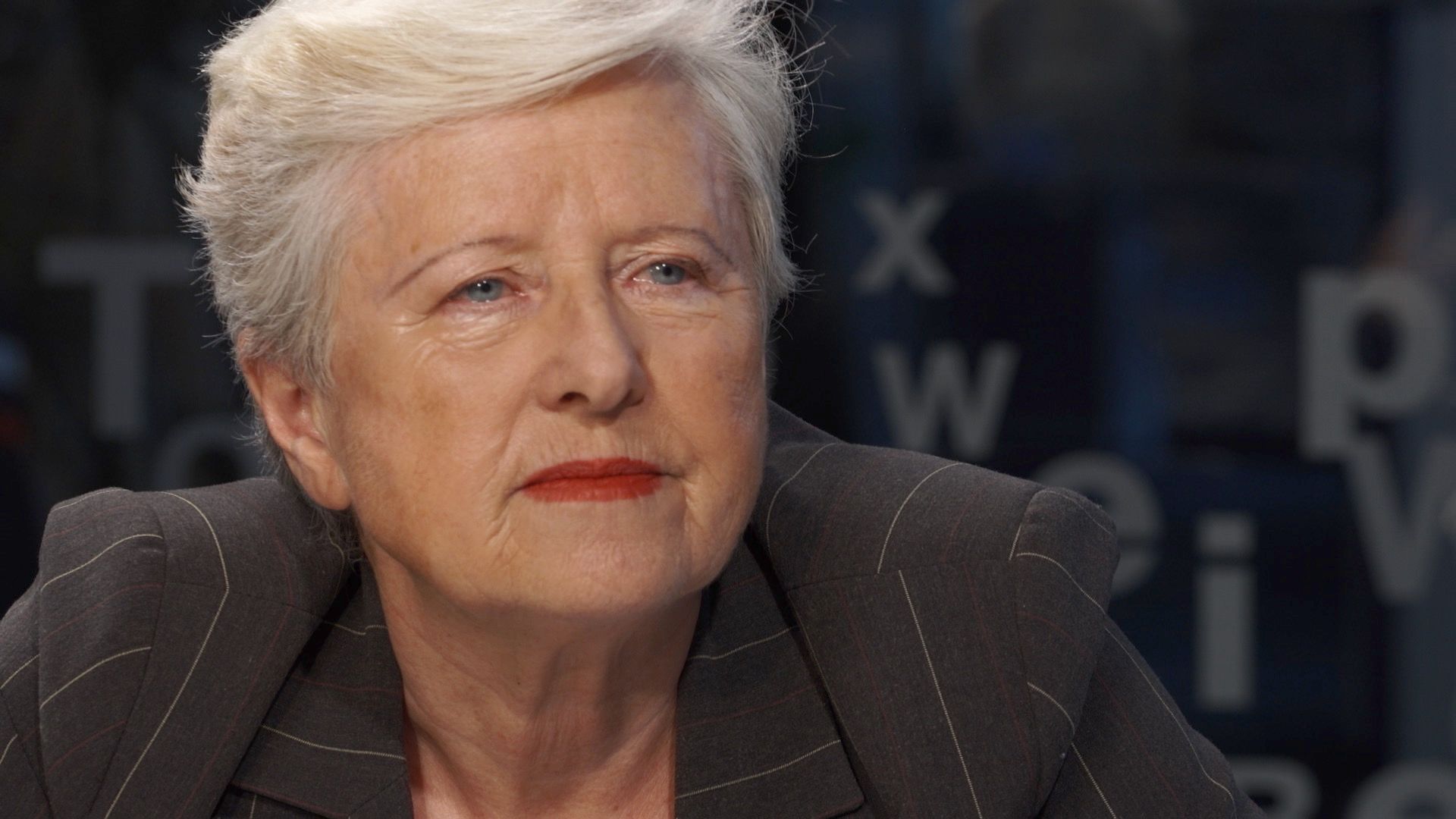 Hogenová: Pořád si na něco hrajeme, žijeme odpojení od sebe, to plodí deprese, úzkost - DVTV na Aktuálně.cz