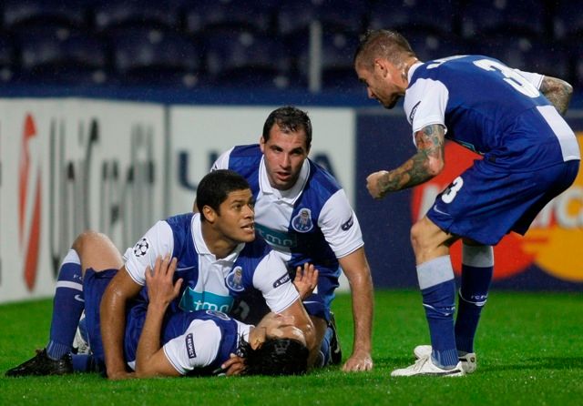 Hulk se raduje ze vstřelené branky. | Foto: Reuters