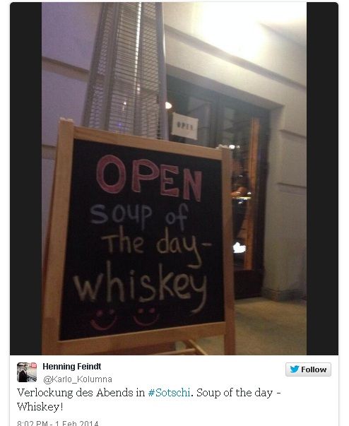 Sranda musí být. Ruská restaurace láká na polední menu. Polévka dne - whiskey. | Foto: Twitter