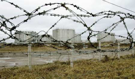 Zásobník ropovodu Družba v běloruském Novopolocku asi 230 kilometrů severně od Minsku | Foto: Reuters