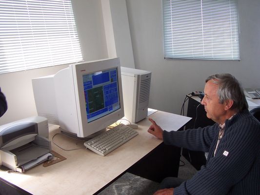 Petr Havránek u řídicího počítače meteorologického radaru. | Foto: Josef Tuček