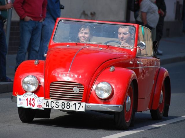 Toto je Lidovka. Na vývoji tohoto levného vozu pro masy se po 2. světové válce podílela řada českých firem. Nakonec se auto do výroby nedostalo. | Foto: Radek Pecák