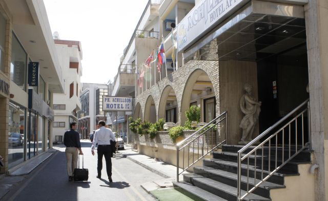 Hotel, ve kterém hledaný bydlel. | Foto: Reuters