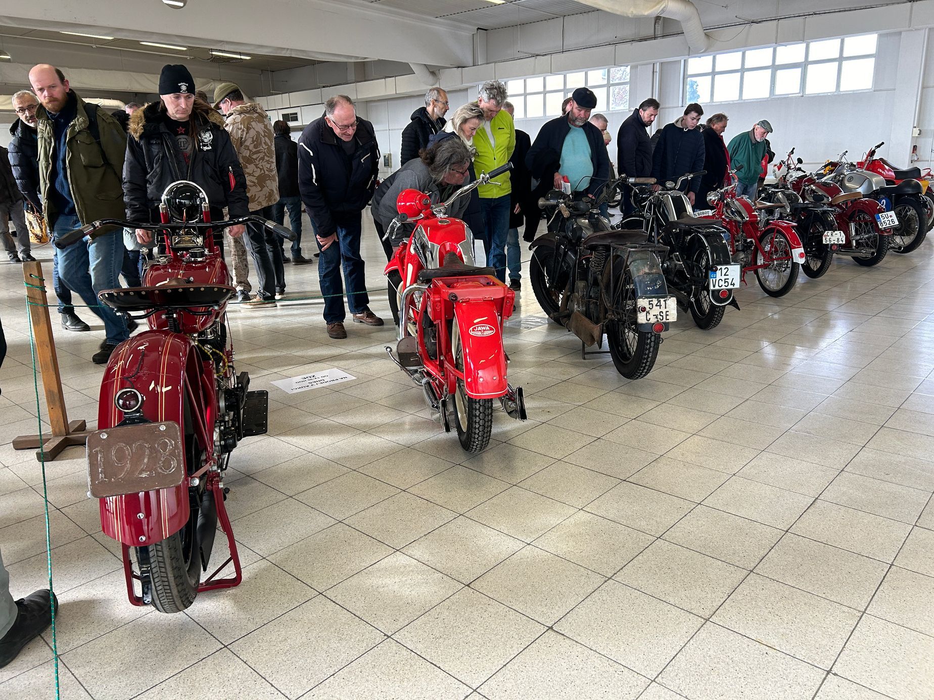 Record-Breaking Vintage Car and Motorcycle Auction in Lysá nad Labem: 32 Out of 33 Lots Sold, Exceeding 13 Million CZK