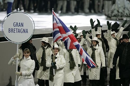 Nástup výpravy Velké Británie, vlajku nese Rhona Martinová. | Foto: Reuters