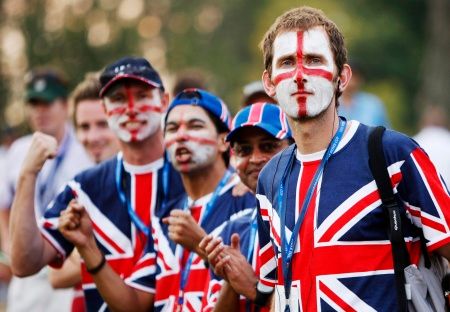 Britští fanoušci na hřišti Ryder Cupu. | Foto: Reuters